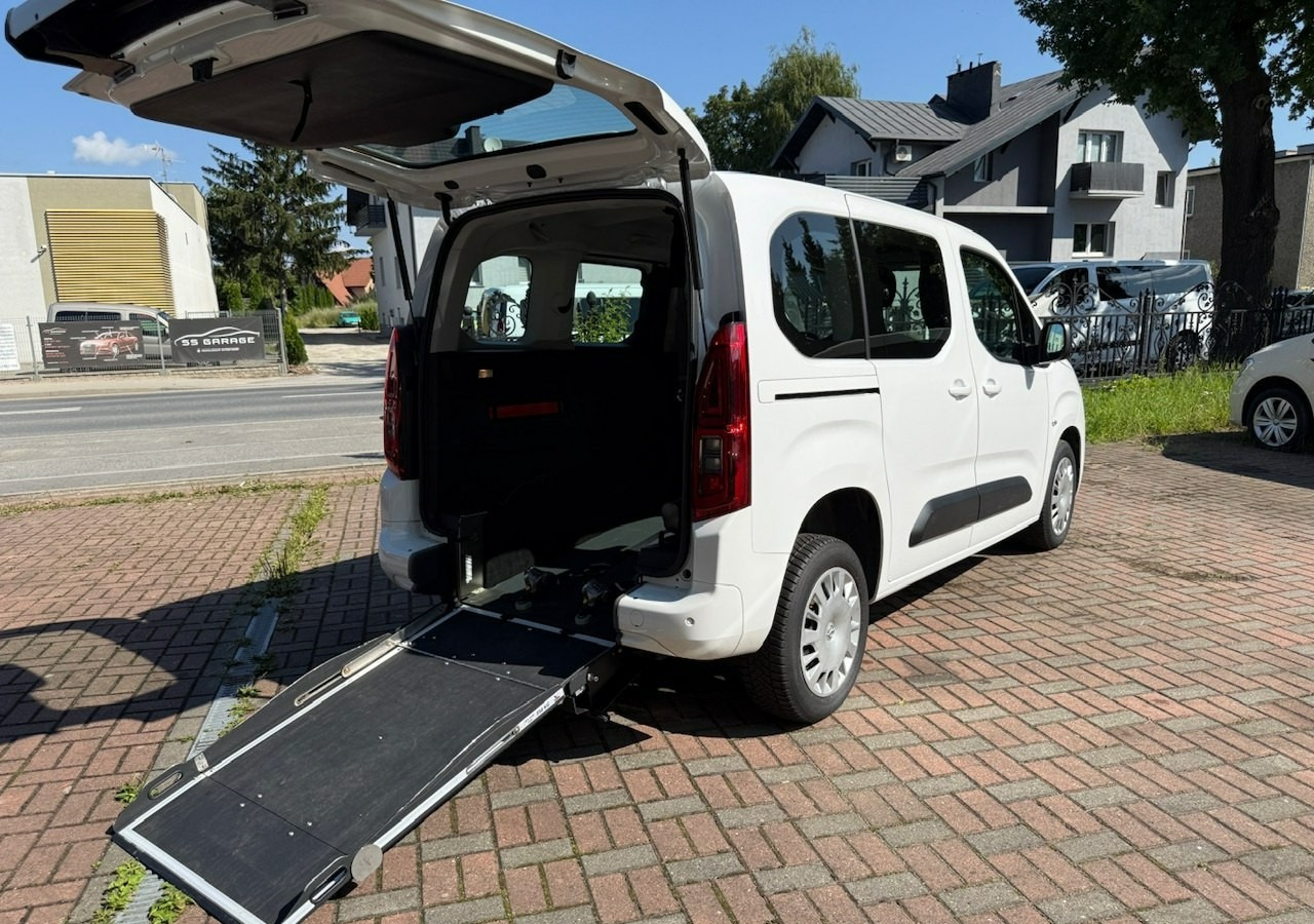 Opel Combo IV Opel Combo Life Niepełnosprawnych inwalida Rampa 32105 km Model 2022 - Автомобил: слика 1 Opel Combo IV Opel Combo Life Niepełnosprawnych inwalida Rampa 32105 km Model 2022 - Автомобил: слика 1