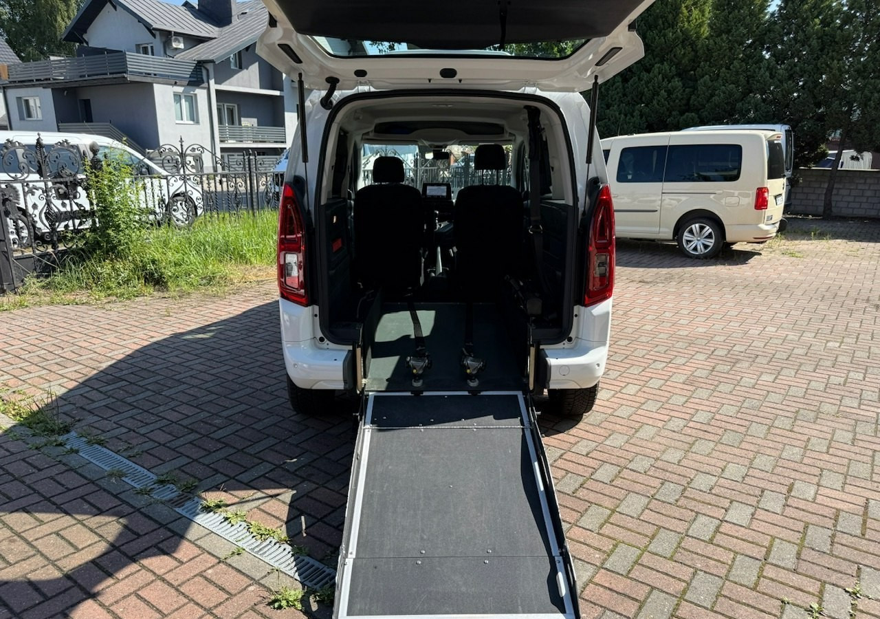 Opel Combo IV Opel Combo Life Niepełnosprawnych inwalida Rampa 32105 km Model 2022 - Автомобил: слика 2 Opel Combo IV Opel Combo Life Niepełnosprawnych inwalida Rampa 32105 km Model 2022 - Автомобил: слика 2