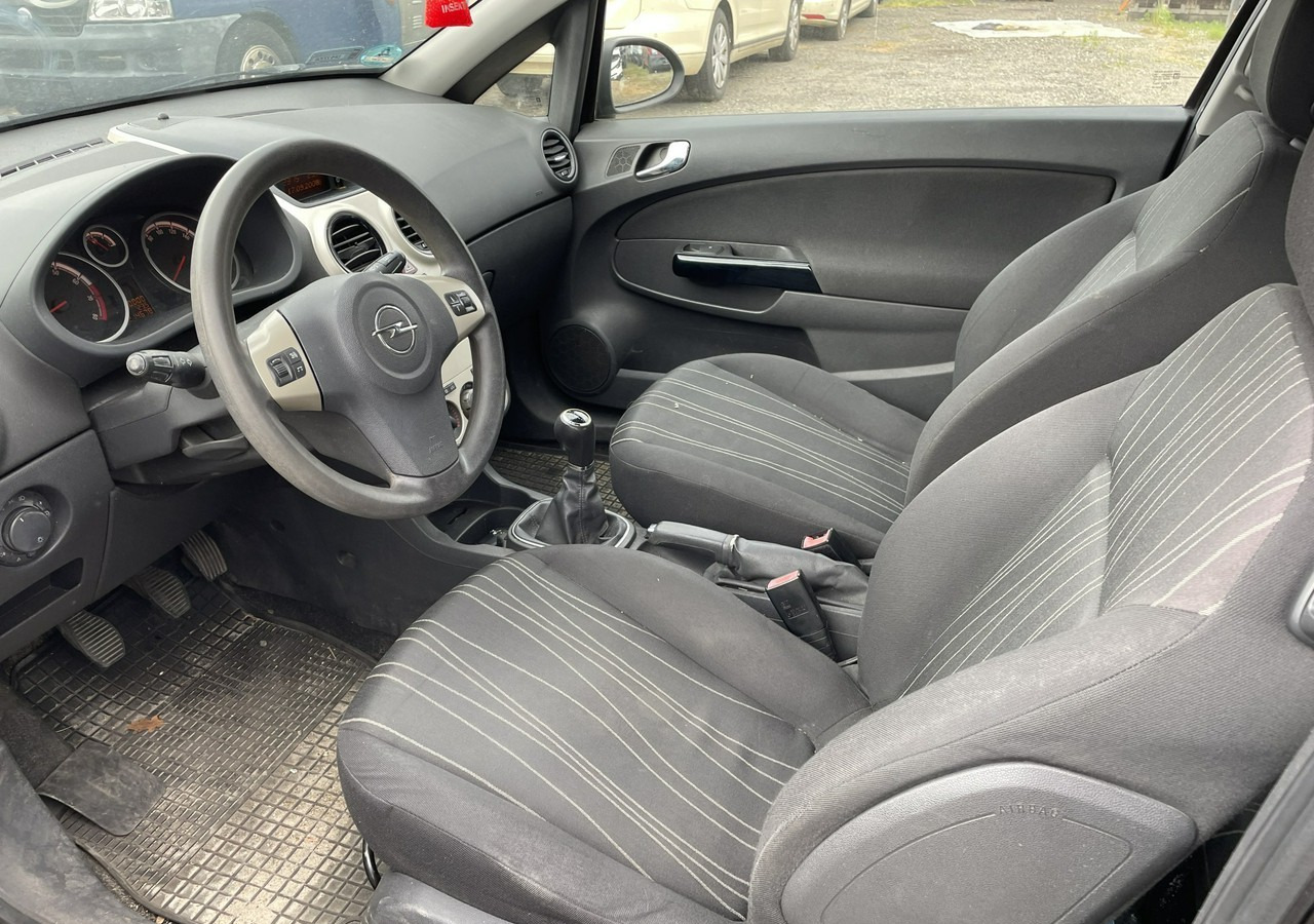 Opel Corsa D Opel Corsa 1,2-16V 80KM Klima 2008 - Хечбек: слика 3 Opel Corsa D Opel Corsa 1,2-16V 80KM Klima 2008 - Хечбек: слика 3