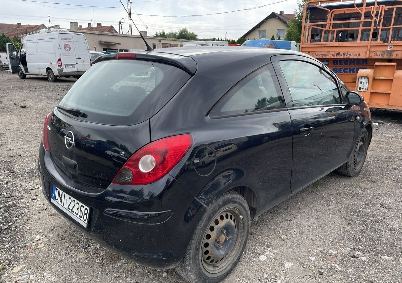 Opel Corsa D Opel Corsa 1,2-16V 80KM Klima 2008 - Хечбек: слика 5 Opel Corsa D Opel Corsa 1,2-16V 80KM Klima 2008 - Хечбек: слика 5