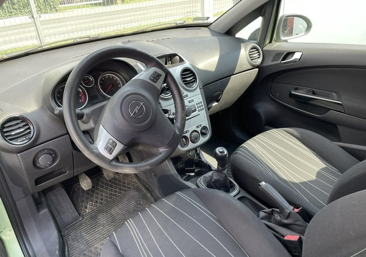Opel Corsa D Opel Corsa 1,2-16V Klima Salon PL Bagażnik na Rowery Model 2010 - Хечбек: слика 4 Opel Corsa D Opel Corsa 1,2-16V Klima Salon PL Bagażnik na Rowery Model 2010 - Хечбек: слика 4