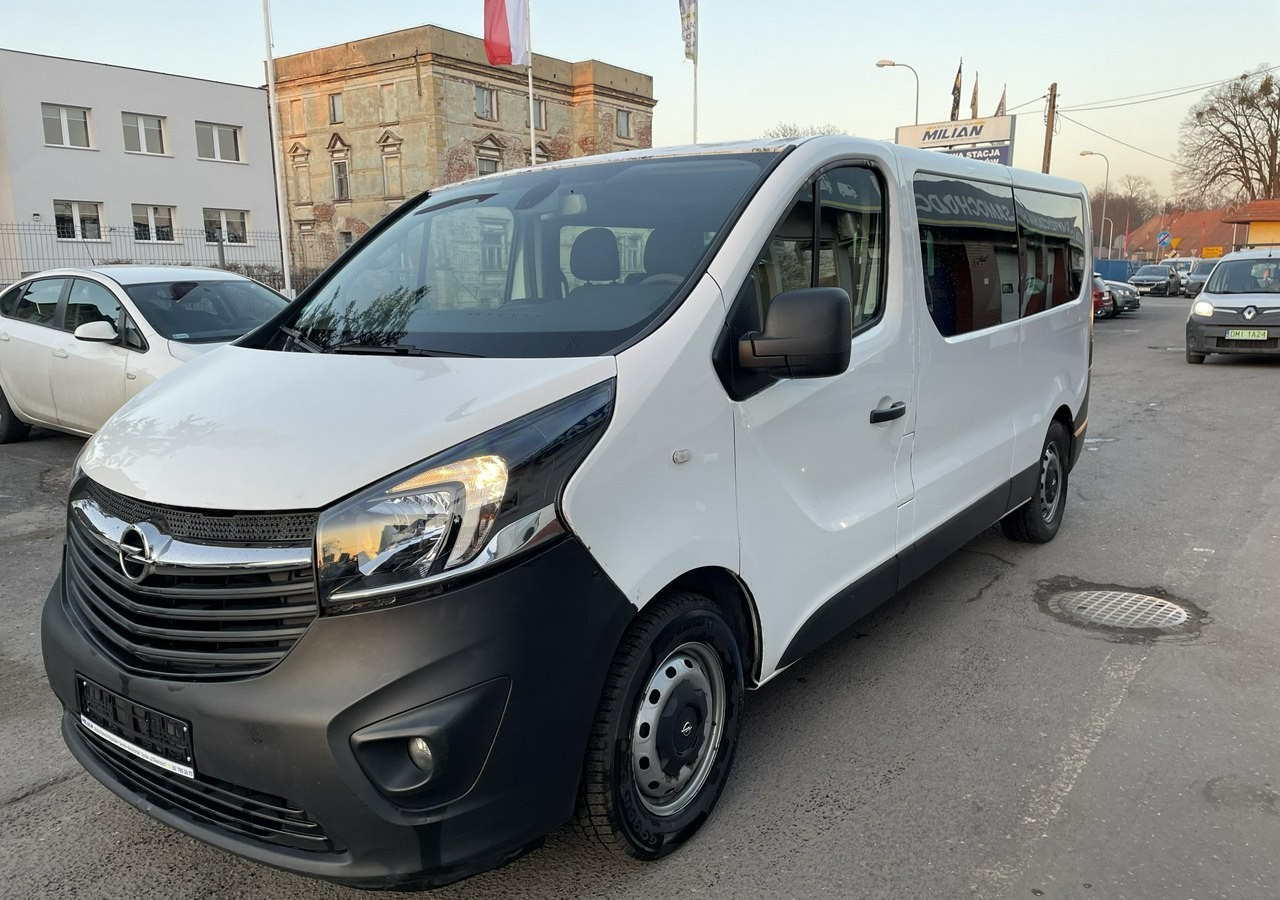 Opel Vivaro Opel Vivaro dla Niepełnosprawnych inwalida Rampa Model 2019 - Автомобил: слика 2 Opel Vivaro Opel Vivaro dla Niepełnosprawnych inwalida Rampa Model 2019 - Автомобил: слика 2