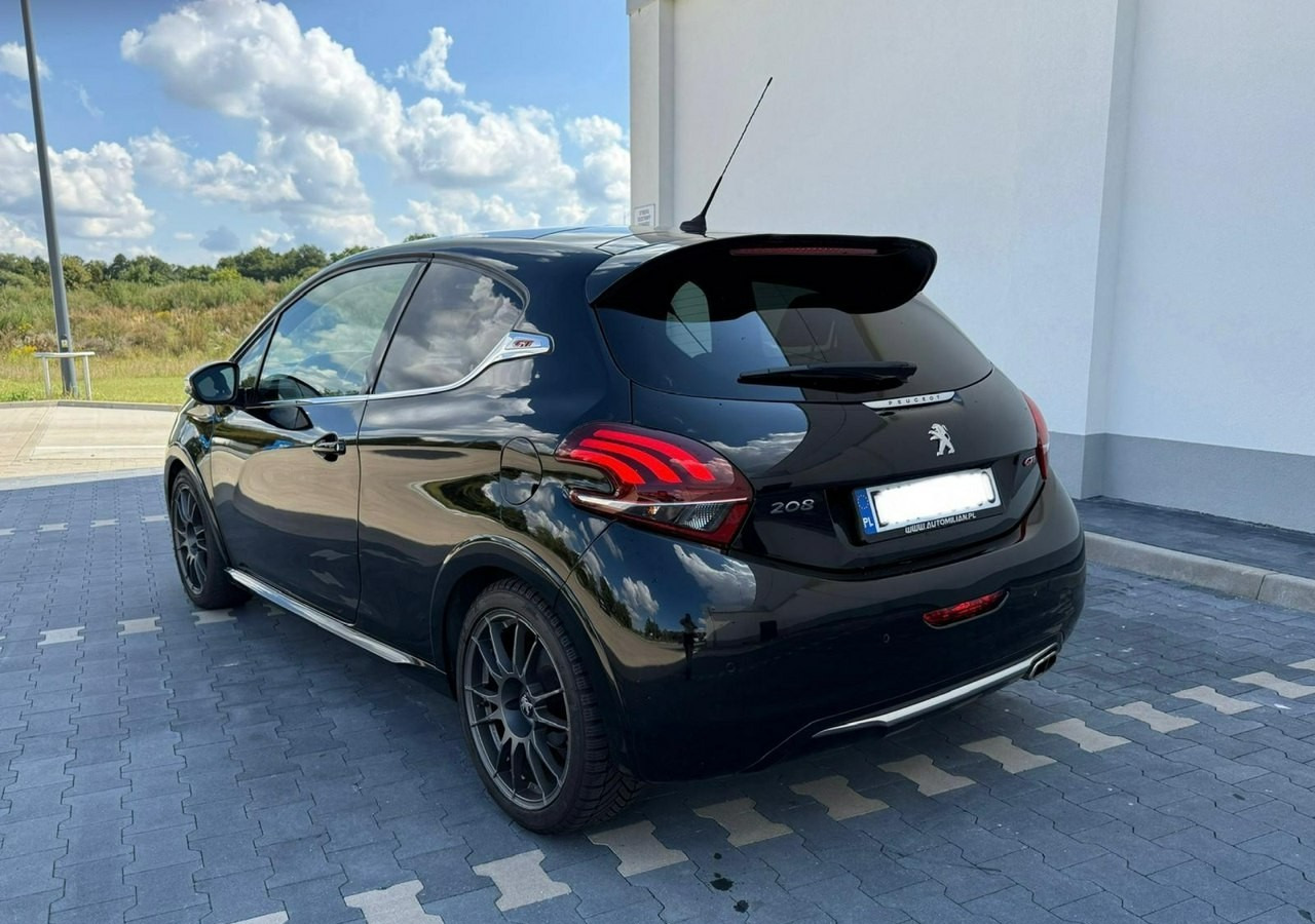 Peugeot 208 I 208GTI Sport 1.6THP 208KM Panorama Led JBL Navi Kamera OZ-Racing 201 - Хечбек: слика 3 Peugeot 208 I 208GTI Sport 1.6THP 208KM Panorama Led JBL Navi Kamera OZ-Racing 201 - Хечбек: слика 3