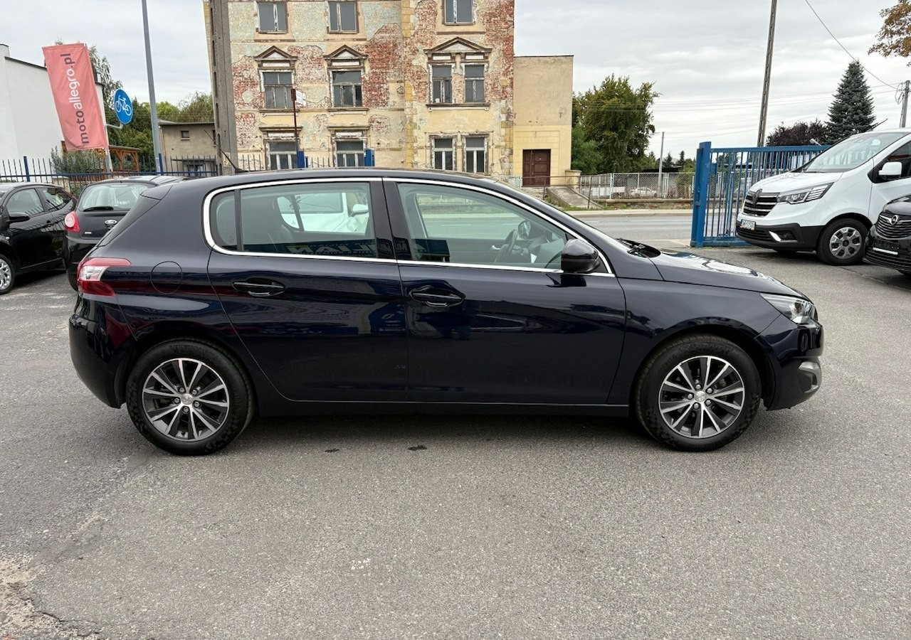 Peugeot 308 II Peugeot 308 HB 1.6HDI 85tkm FullLed Navi Klima 2016 - Хечбек: слика 3 Peugeot 308 II Peugeot 308 HB 1.6HDI 85tkm FullLed Navi Klima 2016 - Хечбек: слика 3