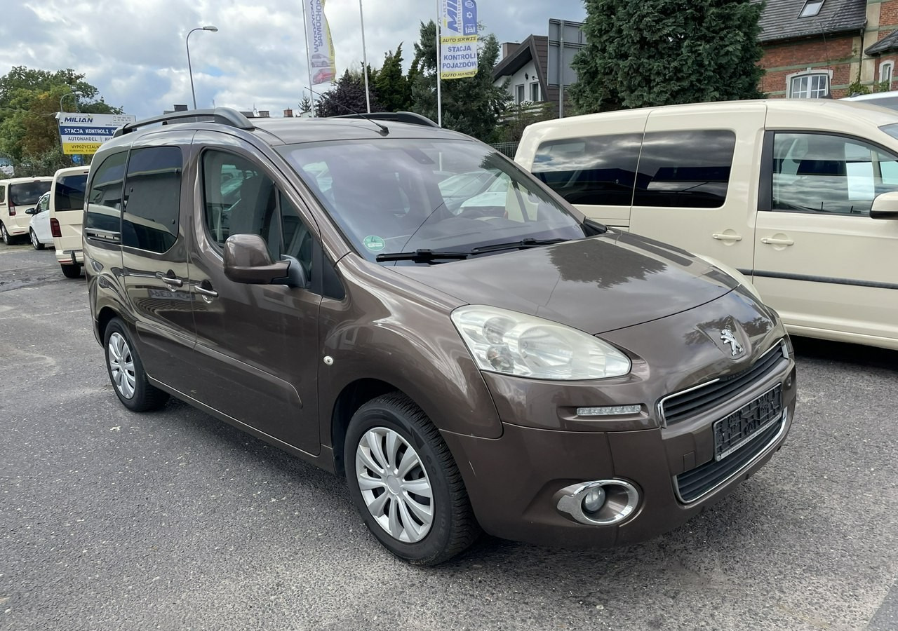 Peugeot Partner II Peugeot Partner Tepee 100 Family Model 2013 - Караван: слика 3 Peugeot Partner II Peugeot Partner Tepee 100 Family Model 2013 - Караван: слика 3