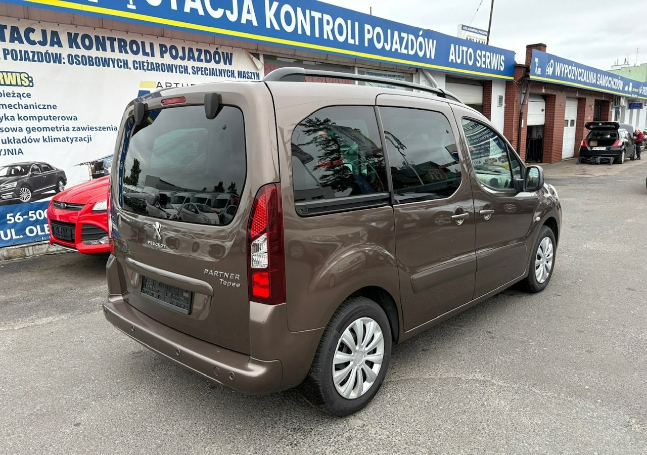 Peugeot Partner II Peugeot Partner Tepee 100 Family Model 2013 - Караван: слика 3 Peugeot Partner II Peugeot Partner Tepee 100 Family Model 2013 - Караван: слика 3