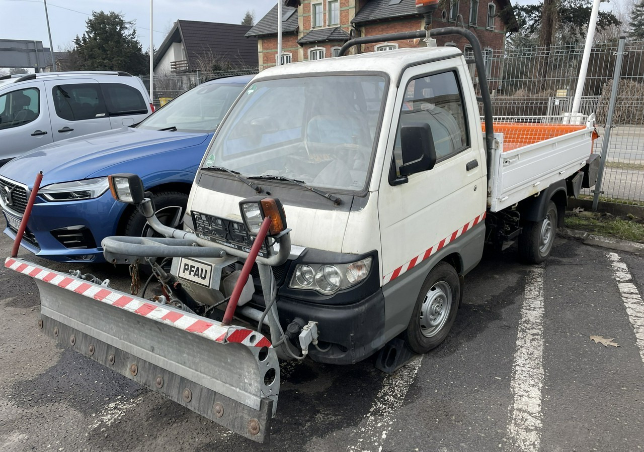 Piaggio Piaggio PFAU Wywrotka 4X4 posypywarka odśnieżarka pług 2009 - Машина за чистење снег: слика 4 Piaggio Piaggio PFAU Wywrotka 4X4 posypywarka odśnieżarka pług 2009 - Машина за чистење снег: слика 4