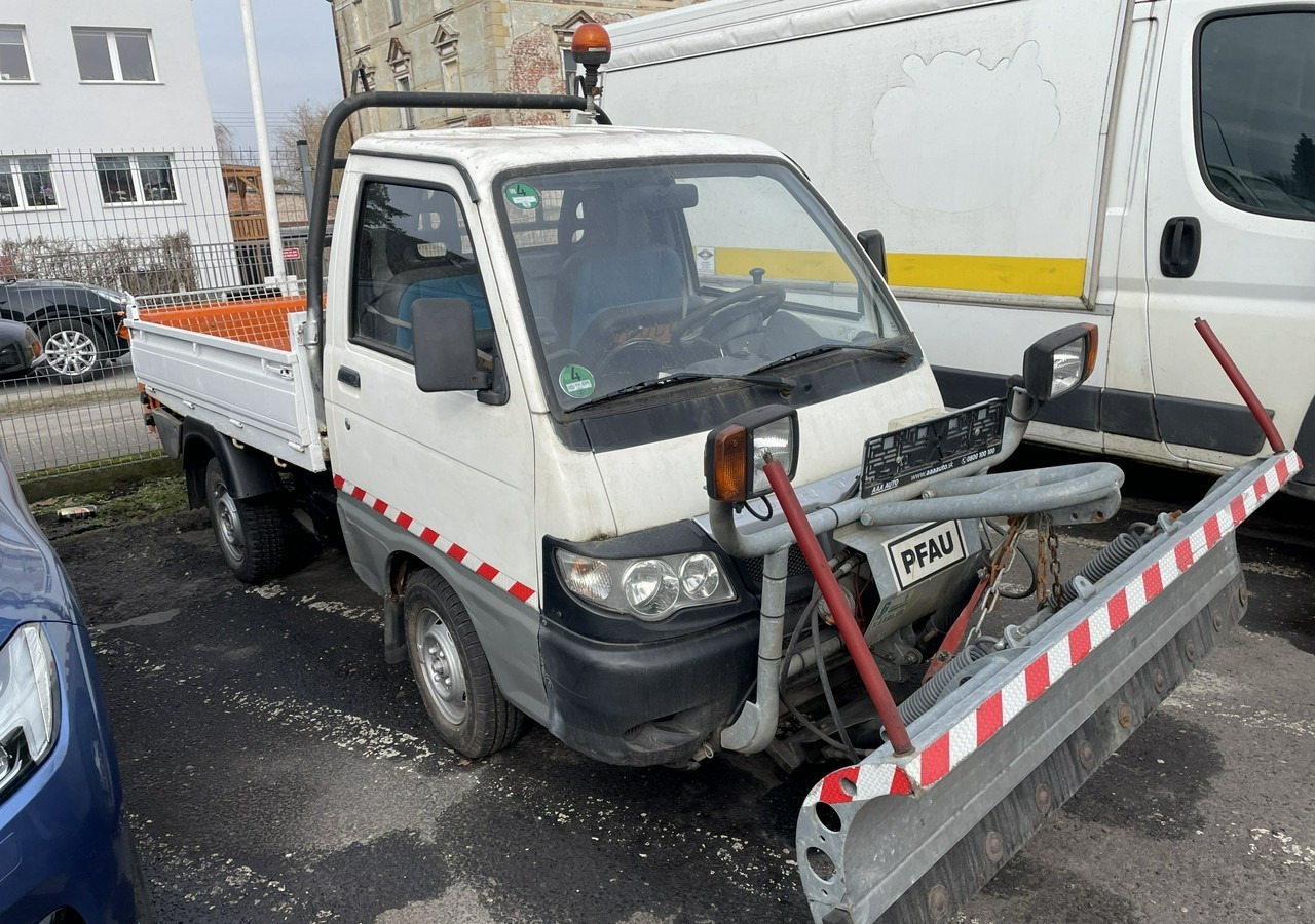 Piaggio Piaggio PFAU Wywrotka 4X4 posypywarka odśnieżarka pług 2009 - Машина за чистење снег: слика 1 Piaggio Piaggio PFAU Wywrotka 4X4 posypywarka odśnieżarka pług 2009 - Машина за чистење снег: слика 1