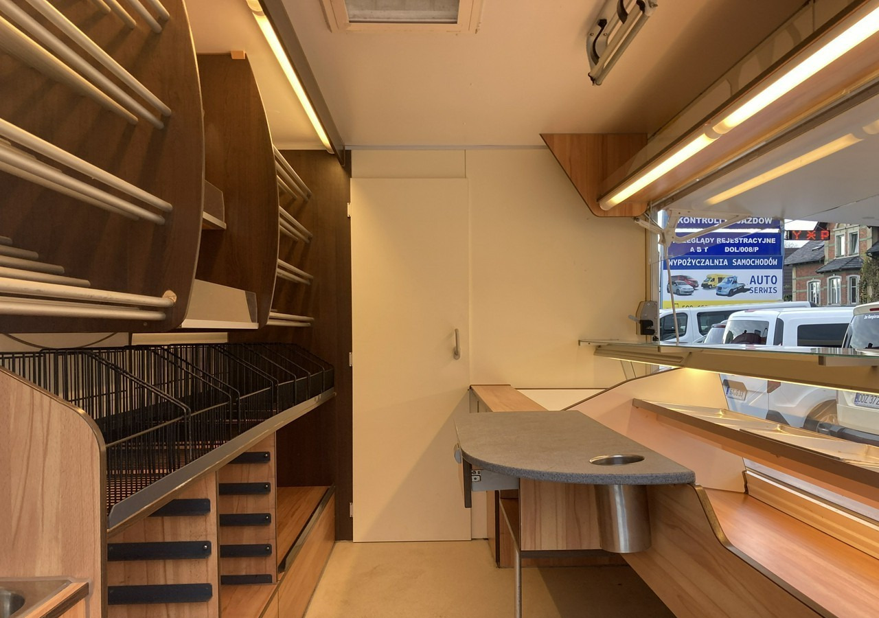 Renault Master Autosklep pie sklep Bar Gastronomiczny Food Truck Foodtruck Borco 20 - Камион за продажба на добра: слика 3 Renault Master Autosklep pie sklep Bar Gastronomiczny Food Truck Foodtruck Borco 20 - Камион за продажба на добра: слика 3