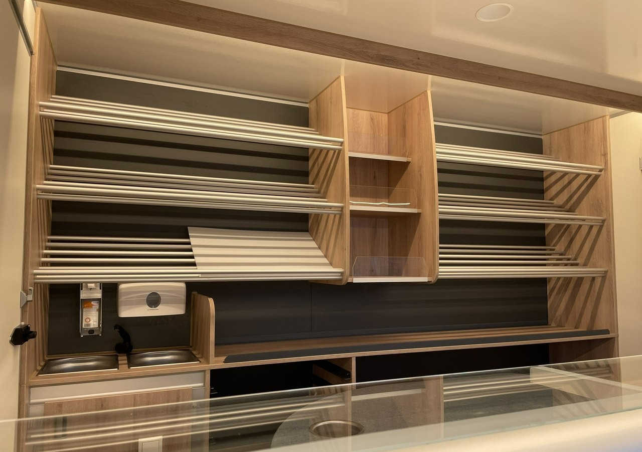 Renault Master Autosklep piec Sklep Gastronomiczny Food Truck Foodtruck bar Borco20 - Камион за продажба на добра: слика 5 Renault Master Autosklep piec Sklep Gastronomiczny Food Truck Foodtruck bar Borco20 - Камион за продажба на добра: слика 5