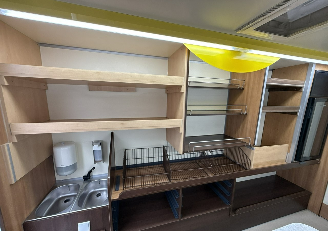 Renault Master Autosklep piec Sklep bar Gastronomiczny Food Truck Foodtruck Borco20 - Камион за продажба на добра: слика 4 Renault Master Autosklep piec Sklep bar Gastronomiczny Food Truck Foodtruck Borco20 - Камион за продажба на добра: слика 4