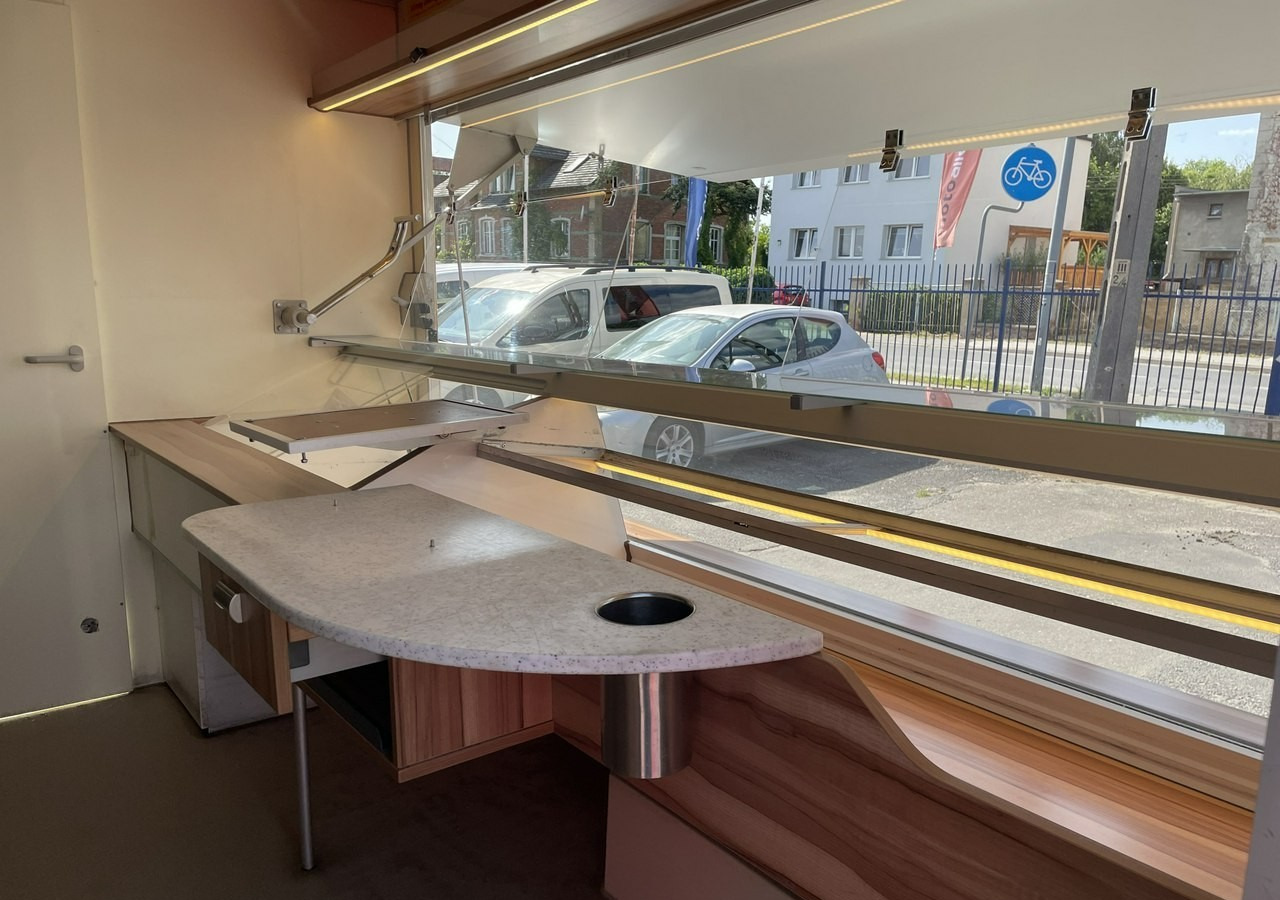 Renault Master Autosklep pieczywa Gastronomiczny Food Truck Foodtruck Sklep Borco20 - Камион за продажба на добра: слика 4 Renault Master Autosklep pieczywa Gastronomiczny Food Truck Foodtruck Sklep Borco20 - Камион за продажба на добра: слика 4