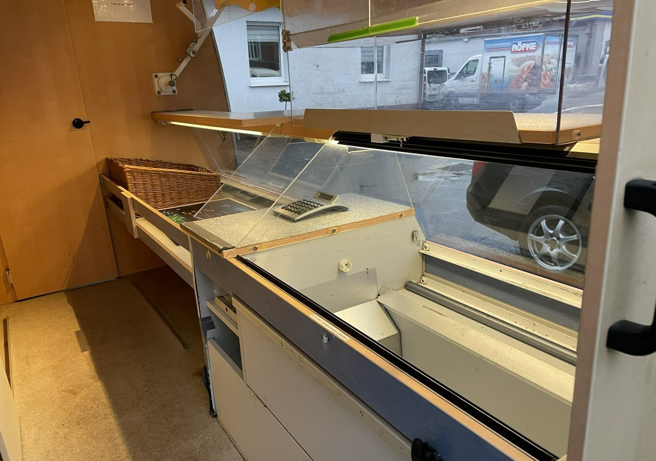 Renault Master Autosklep pieczywa Sklep Gastronomiczny Food Truck Foodtruck 2009 - Камион за продажба на добра: слика 5 Renault Master Autosklep pieczywa Sklep Gastronomiczny Food Truck Foodtruck 2009 - Камион за продажба на добра: слика 5