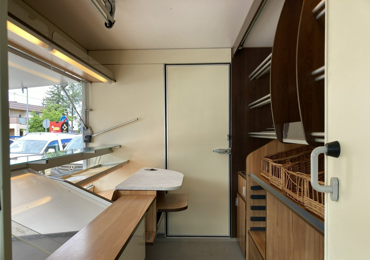 Renault Master Autosklep sklep bar Gastronomiczny Food Truck Foodtruck Borco 2012 - Камион за продажба на добра: слика 5 Renault Master Autosklep sklep bar Gastronomiczny Food Truck Foodtruck Borco 2012 - Камион за продажба на добра: слика 5