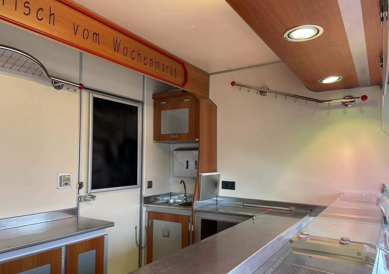 Renault Master Autosklep wędl Gastronomiczny Food Truck Foodtruck Sklep Klima Borc - Камион за продажба на добра: слика 3 Renault Master Autosklep wędl Gastronomiczny Food Truck Foodtruck Sklep Klima Borc - Камион за продажба на добра: слика 3