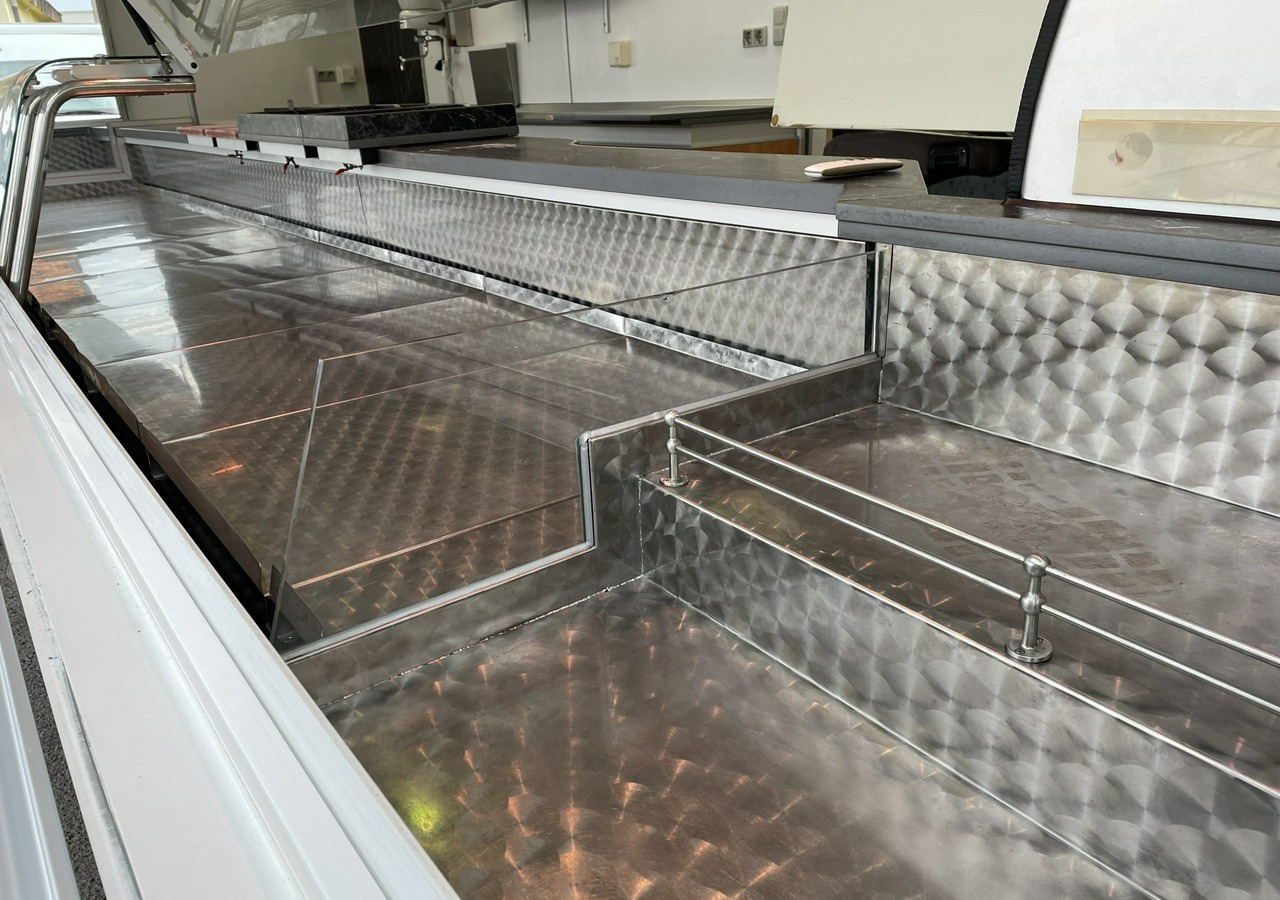 Лизинг на  Renault Master Autosklep wędlin Gastronomiczny Food Truck Foodtruck Sklep BORCO 20 Renault Master Autosklep wędlin Gastronomiczny Food Truck Foodtruck Sklep BORCO 20: слика 12