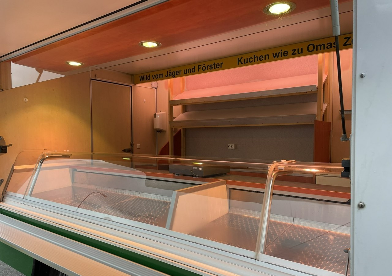 Renault Master Autosklep wędlin Gastronomiczny Food Truck Foodtruck Sklep Borco 200 - Камион за продажба на добра: слика 4 Renault Master Autosklep wędlin Gastronomiczny Food Truck Foodtruck Sklep Borco 200 - Камион за продажба на добра: слика 4