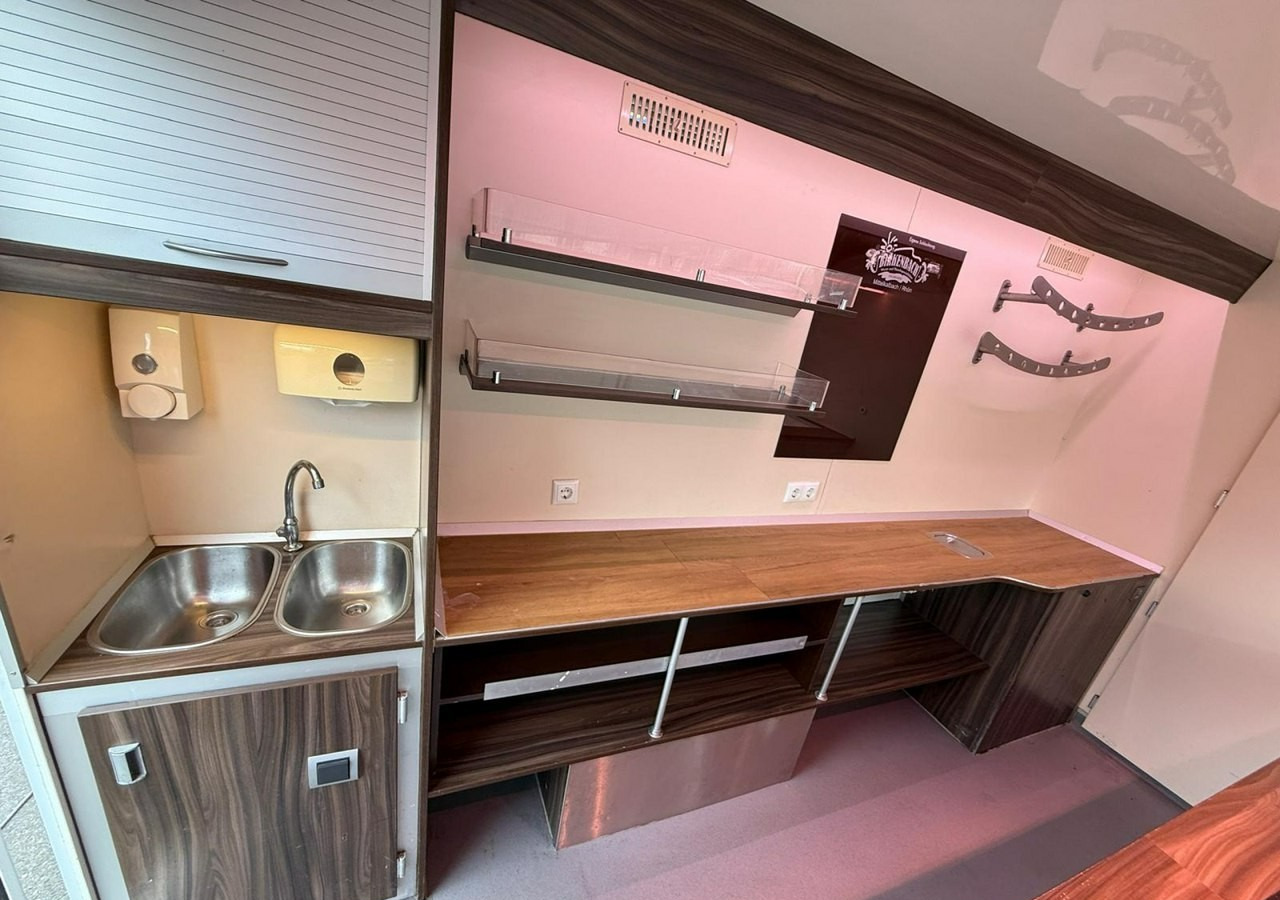 Renault Master Autosklep wędlin Gastronomiczny Food Truck Foodtruck Sklep Solar 20 - Камион за продажба на добра: слика 3 Renault Master Autosklep wędlin Gastronomiczny Food Truck Foodtruck Sklep Solar 20 - Камион за продажба на добра: слика 3