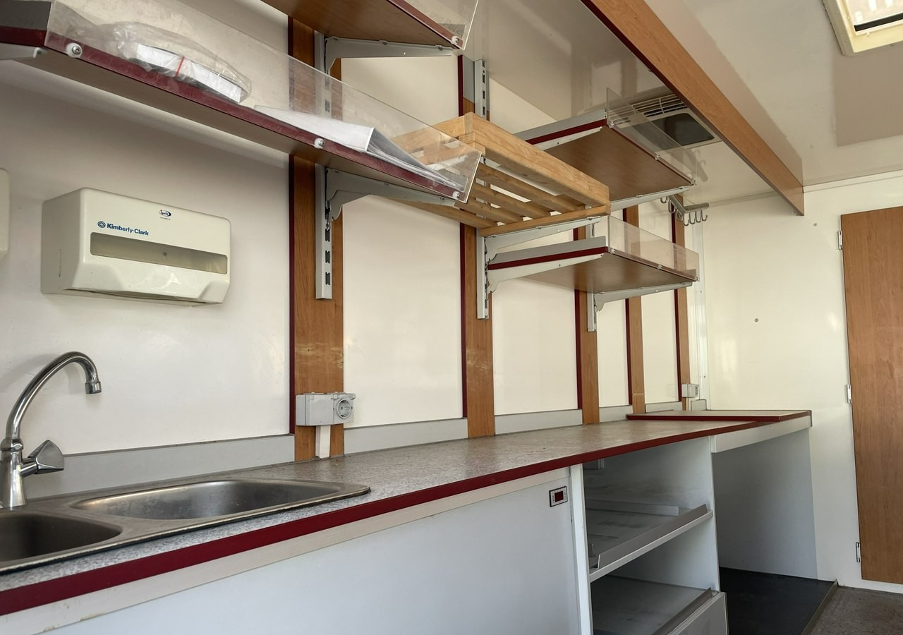 Renault Master Master Autosklep Gastronomiczny Food Truck Foodtruck Sklep bar 2009 - Камион за продажба на добра: слика 4 Renault Master Master Autosklep Gastronomiczny Food Truck Foodtruck Sklep bar 2009 - Камион за продажба на добра: слика 4