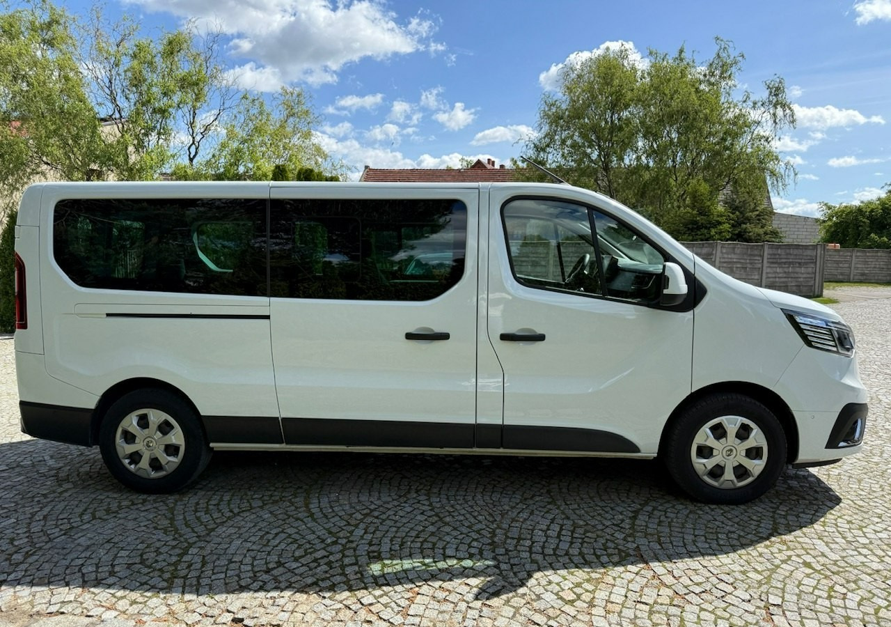 Renault Trafic III 2.0dci 110KM L2H1 LONG 9-osobowy 2xKlima Navi Kamera 2022 - Автомобил: слика 4 Renault Trafic III 2.0dci 110KM L2H1 LONG 9-osobowy 2xKlima Navi Kamera 2022 - Автомобил: слика 4