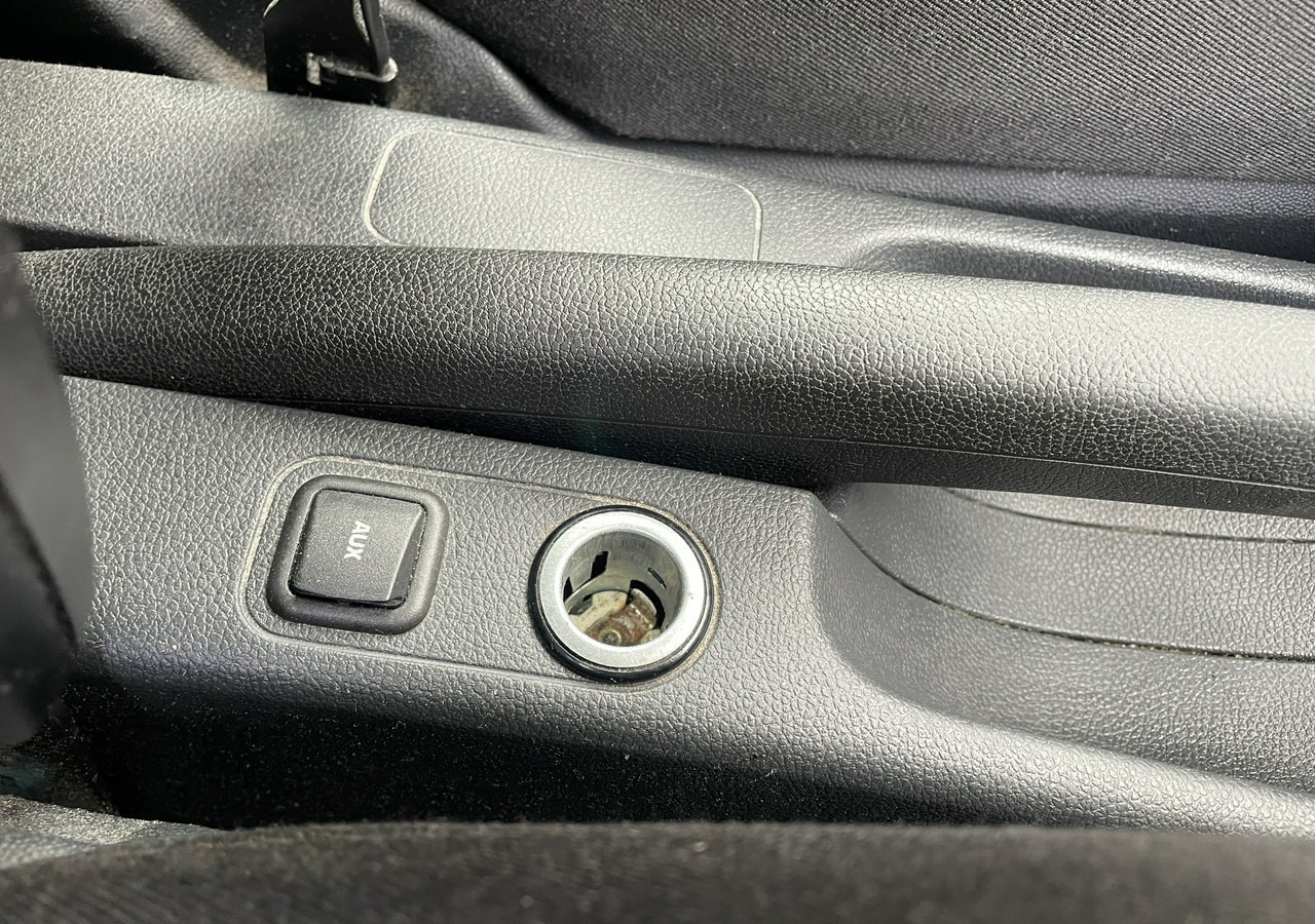 Автомобил Skoda Roomster I Roomster Scout 1.6-16V Klima 2012: слика 13