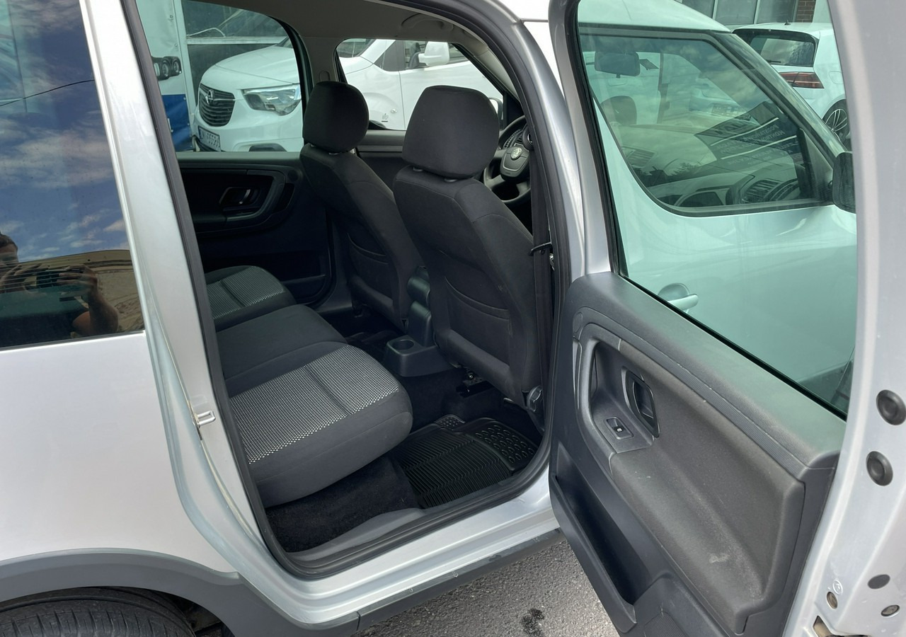 Автомобил Skoda Roomster I Roomster Scout 1.6-16V Klima 2012: слика 12