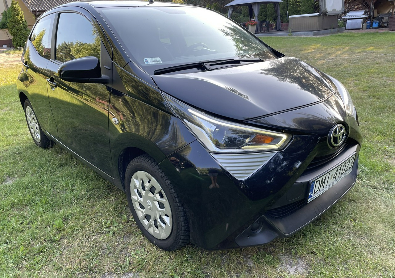 Toyota Aygo II Toyota Aygo 1.0-16V Klima Salon PL 24651km Model 2021 - Хечбек: слика 1 Toyota Aygo II Toyota Aygo 1.0-16V Klima Salon PL 24651km Model 2021 - Хечбек: слика 1