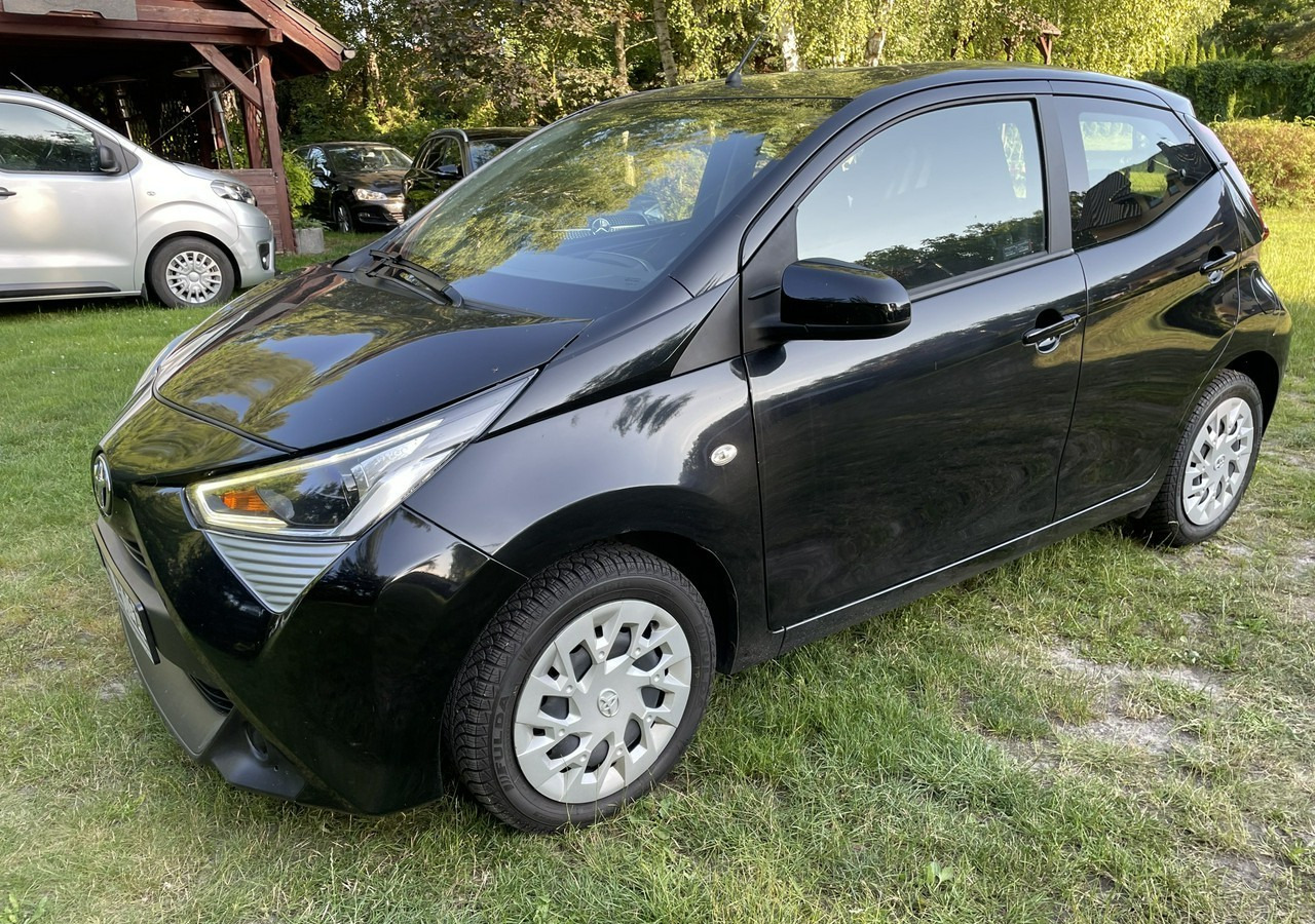 Toyota Aygo II Toyota Aygo 1.0-16V Klima Salon PL 24651km Model 2021 - Хечбек: слика 2 Toyota Aygo II Toyota Aygo 1.0-16V Klima Salon PL 24651km Model 2021 - Хечбек: слика 2
