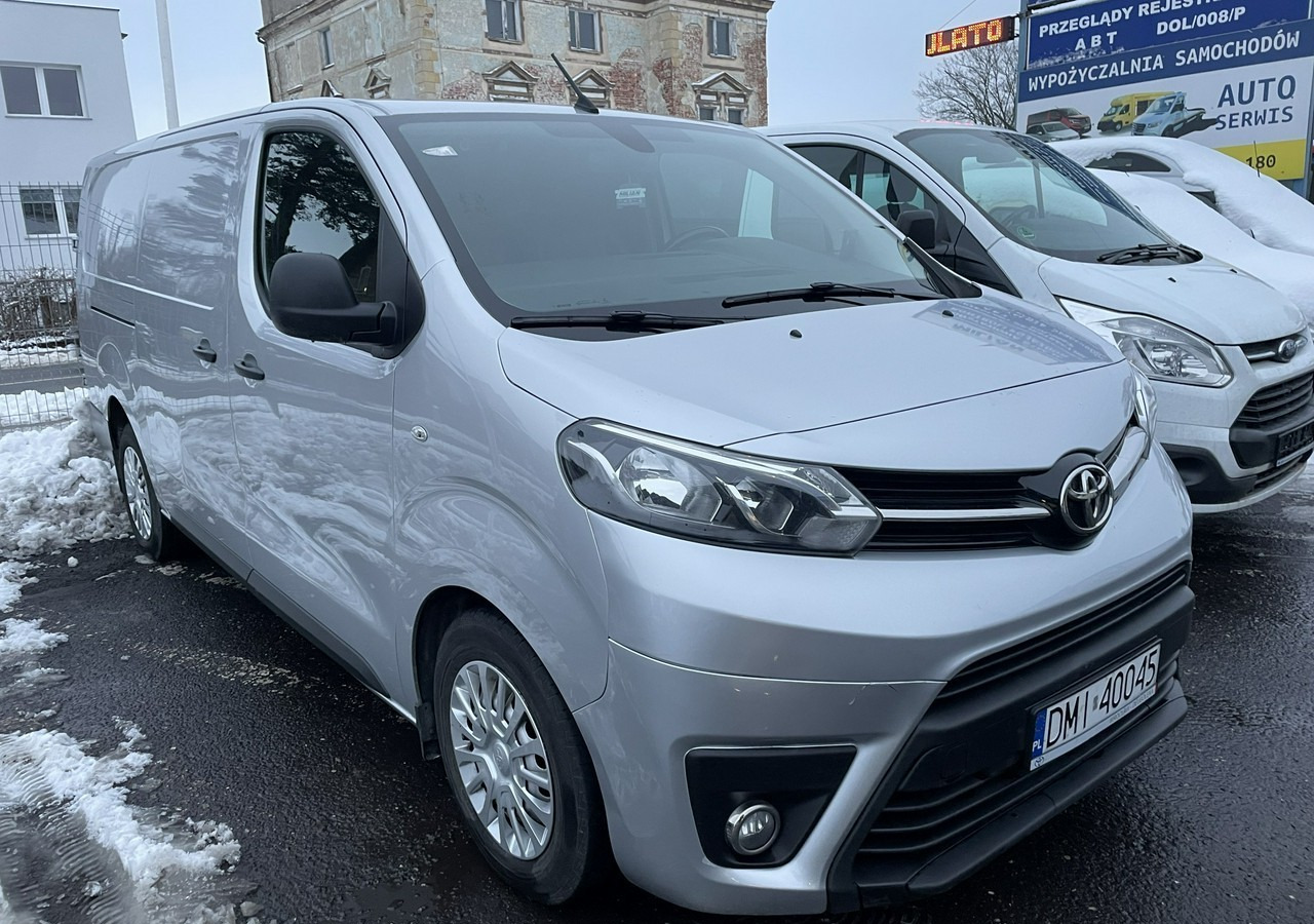 Toyota Proace Toyota ProAce 2.0-122KM Max -Long Klima 2x boczne drzwi Salon PL - Товарно комбе: слика 3 Toyota Proace Toyota ProAce 2.0-122KM Max -Long Klima 2x boczne drzwi Salon PL - Товарно комбе: слика 3