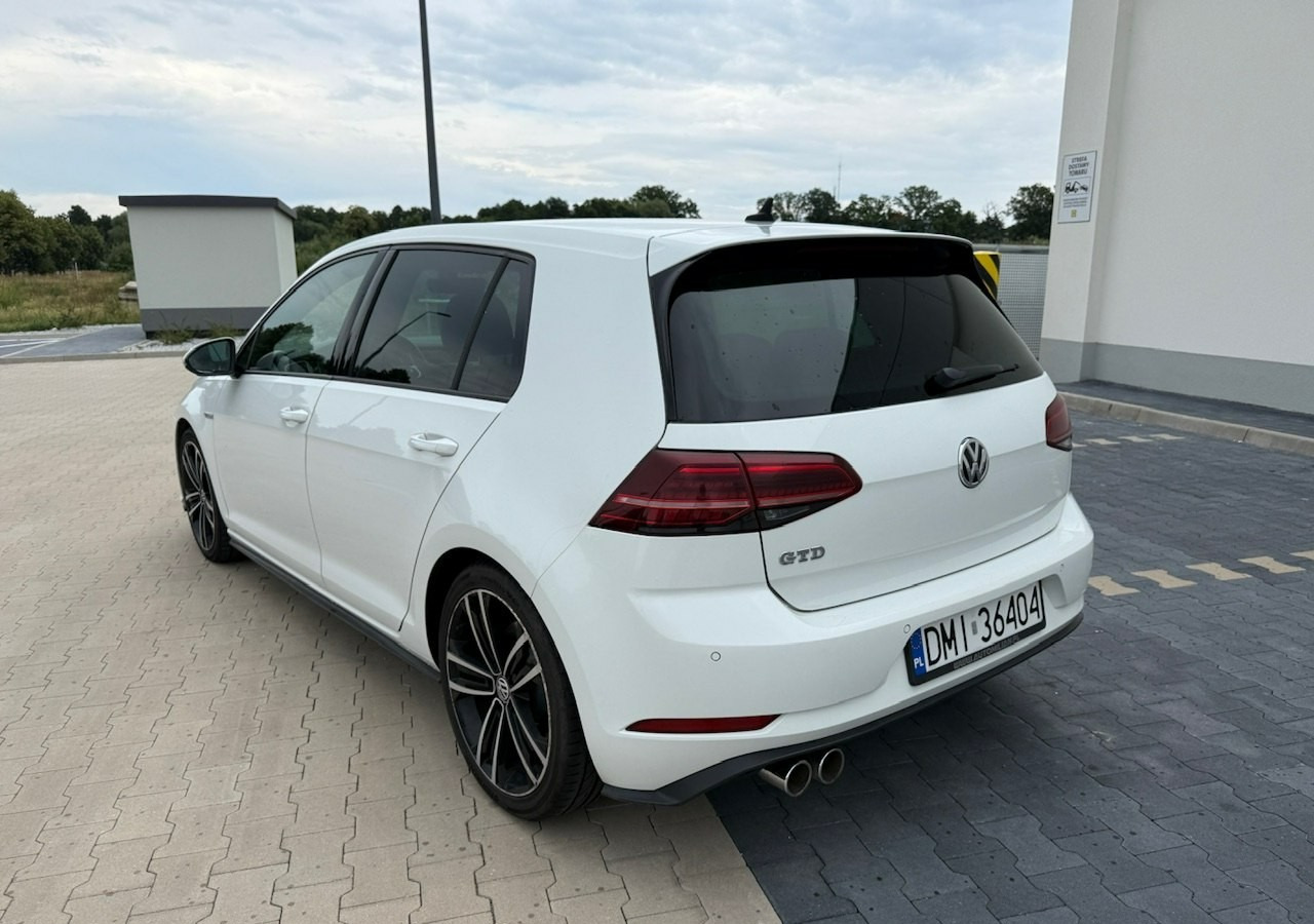 Volkswagen Golf VII GTD 2.0TDI 184KM FullLed Navi Klimatronik ACC Asystenci - Седан: слика 3 Volkswagen Golf VII GTD 2.0TDI 184KM FullLed Navi Klimatronik ACC Asystenci - Седан: слика 3