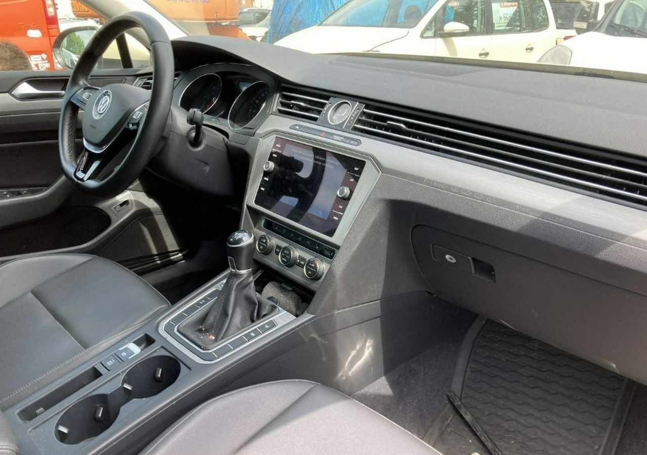 Volkswagen Passat B8 Passat B8 2.0-150KM 2018 - Автомобил: слика 3 Volkswagen Passat B8 Passat B8 2.0-150KM 2018 - Автомобил: слика 3