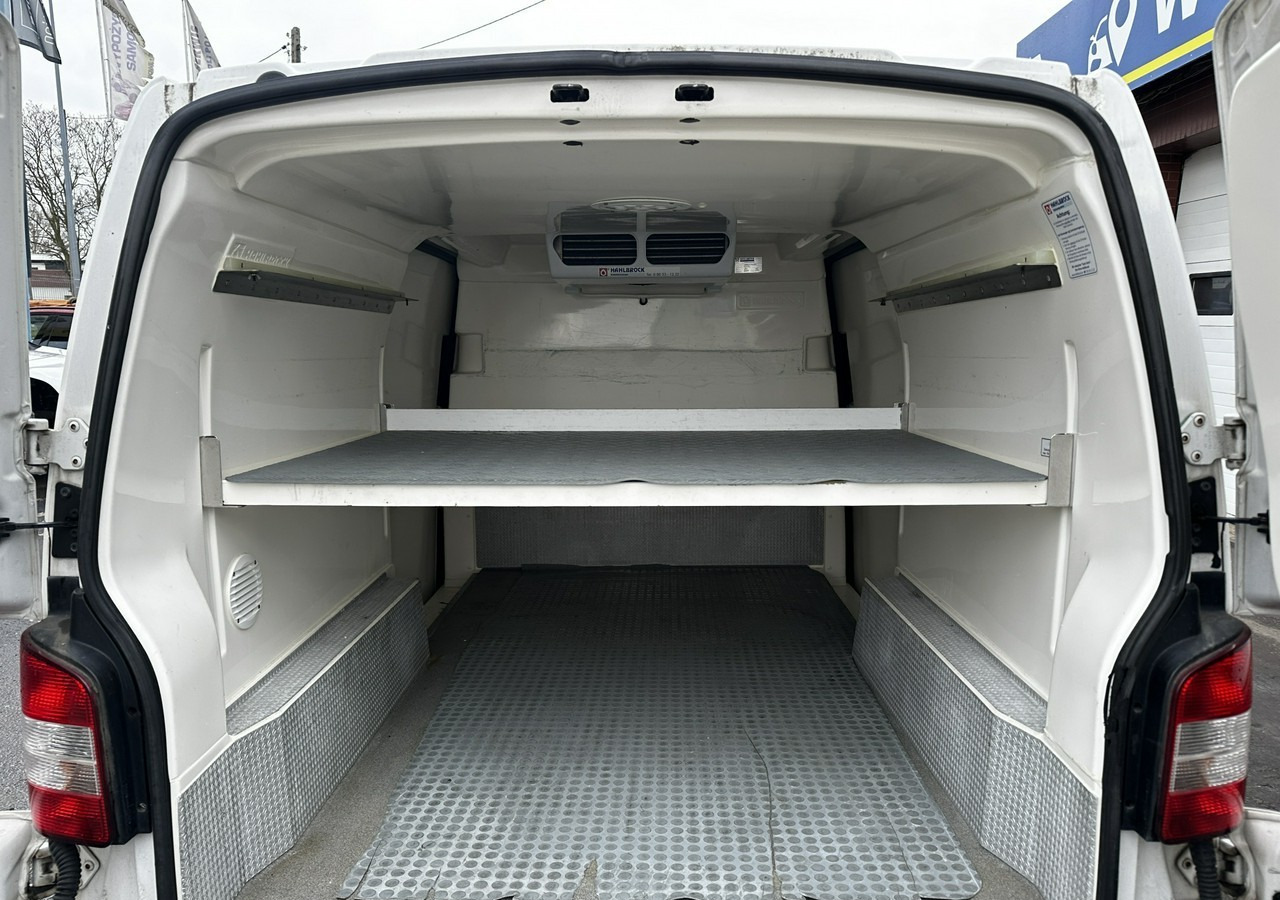 Volkswagen Transporter Transporter T5 LIFT 2.0-180 KM, DSG7 Chłodnia Konvekta Model 2012 - Комбе ладилник: слика 2 Volkswagen Transporter Transporter T5 LIFT 2.0-180 KM, DSG7 Chłodnia Konvekta Model 2012 - Комбе ладилник: слика 2