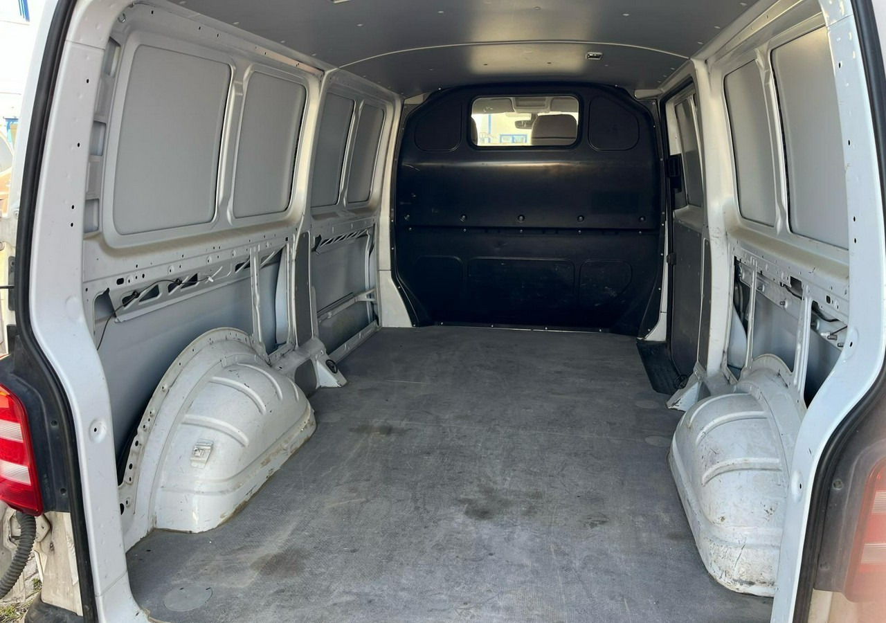 Volkswagen Transporter Volkswagen Transporter T6 Long 2.0-150KM 4X4 Klima Model 2018 - Товарно комбе: слика 5 Volkswagen Transporter Volkswagen Transporter T6 Long 2.0-150KM 4X4 Klima Model 2018 - Товарно комбе: слика 5