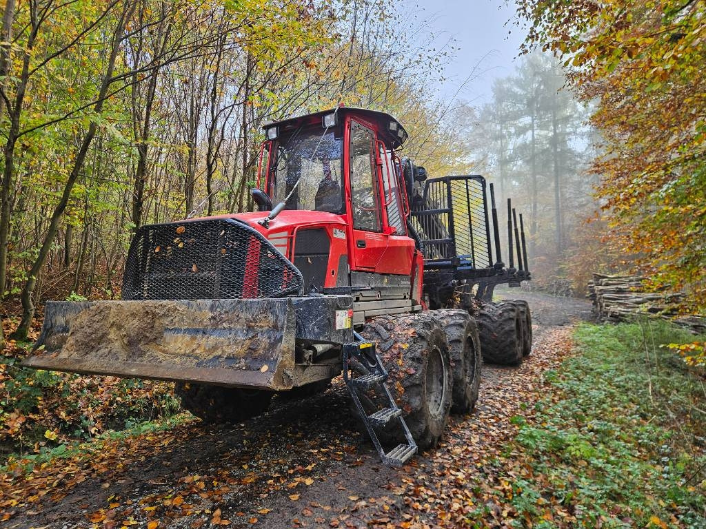 Komatsu 875 - Пренесувач на стебла: слика 1 Komatsu 875 - Пренесувач на стебла: слика 1