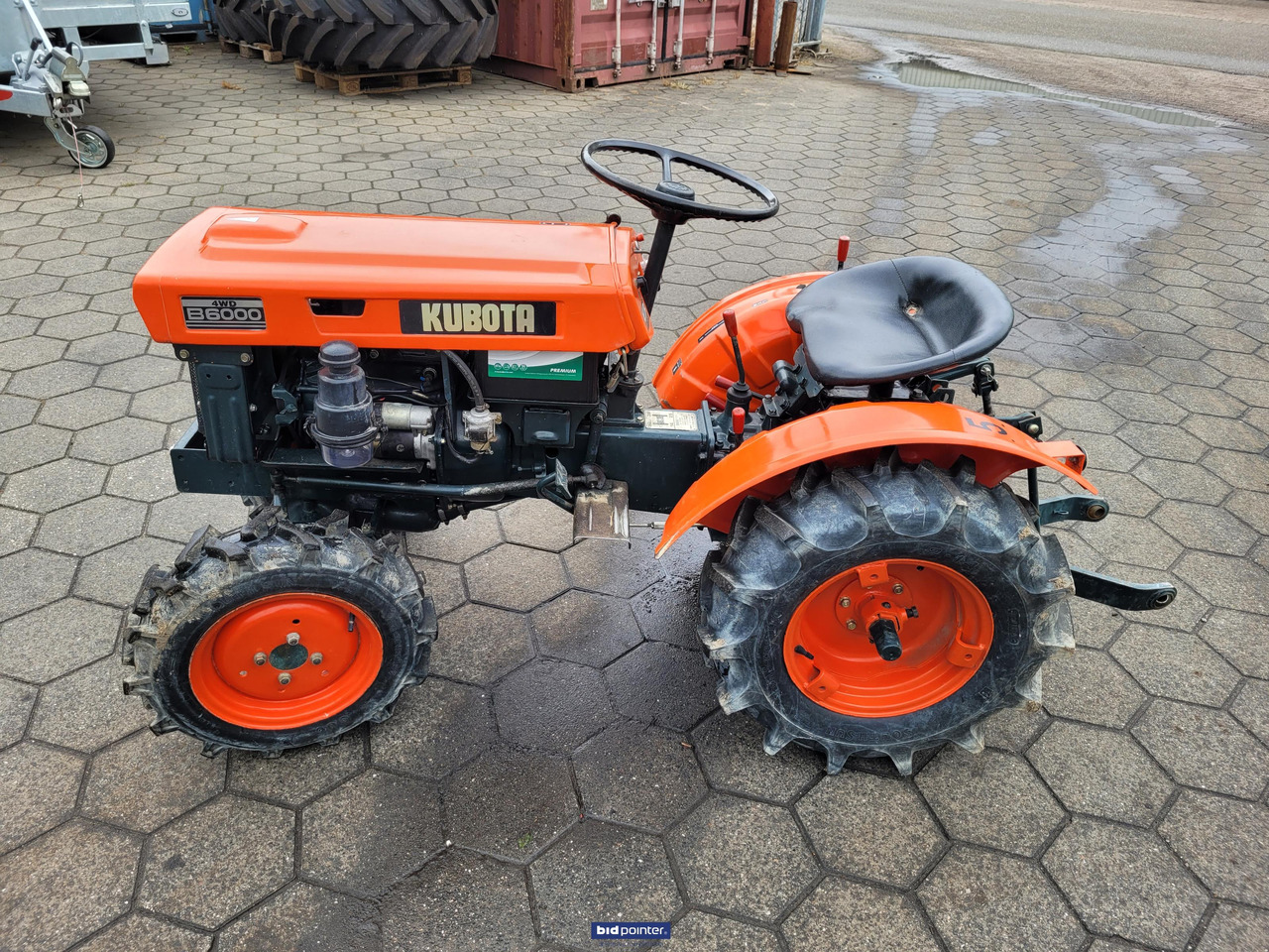 Kubota B6000 4x4 - Мини трактор: слика 5 Kubota B6000 4x4 - Мини трактор: слика 5