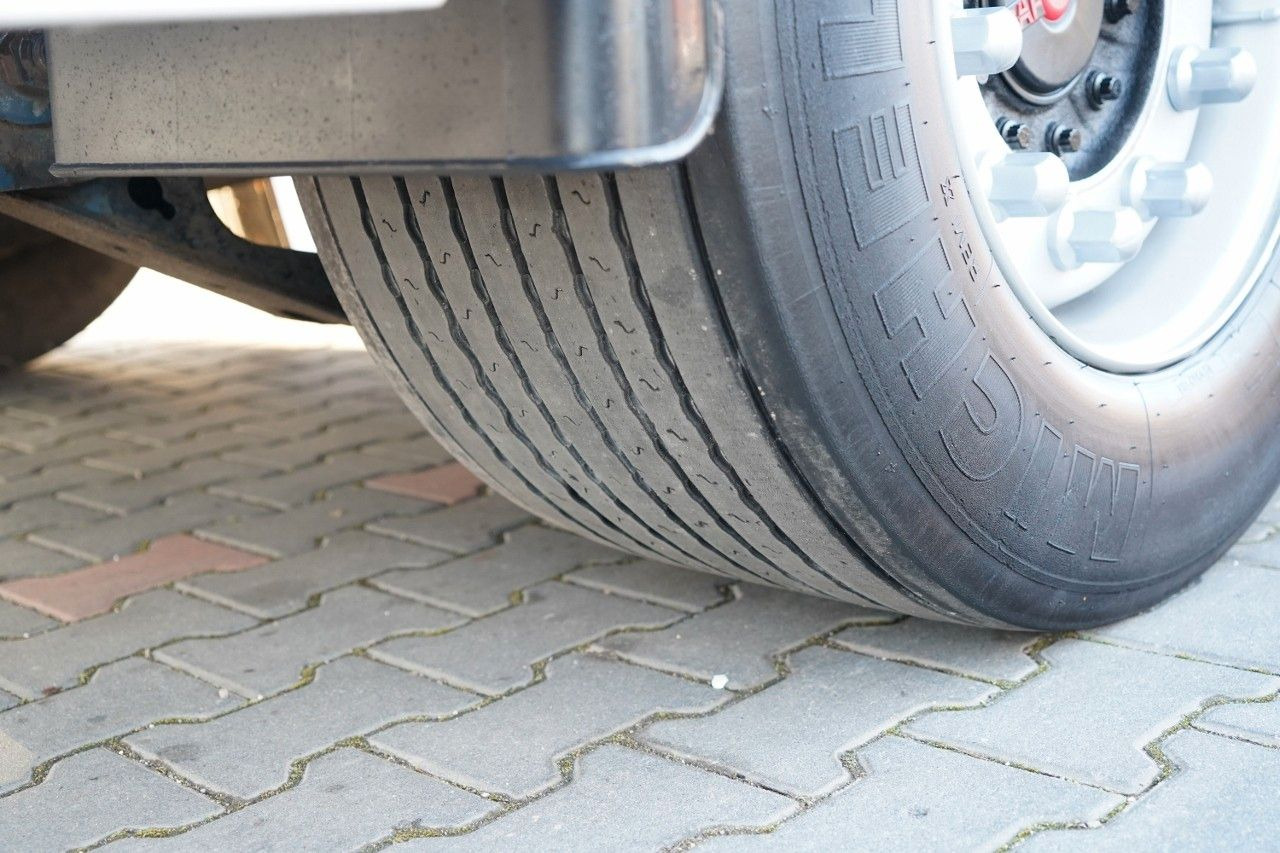 Камион сандучар DAF CF 450 / ZESTAW TANDEM / KONTENER / 120 M3 / PR: слика 29 Камион сандучар DAF CF 450 / ZESTAW TANDEM / KONTENER / 120 M3 / PR: слика 29