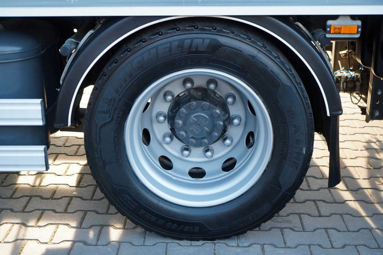 Камион сандучар DAF CF 450 / ZESTAW TANDEM / KONTENER / 120 M3 / PR: слика 28 Камион сандучар DAF CF 450 / ZESTAW TANDEM / KONTENER / 120 M3 / PR: слика 28