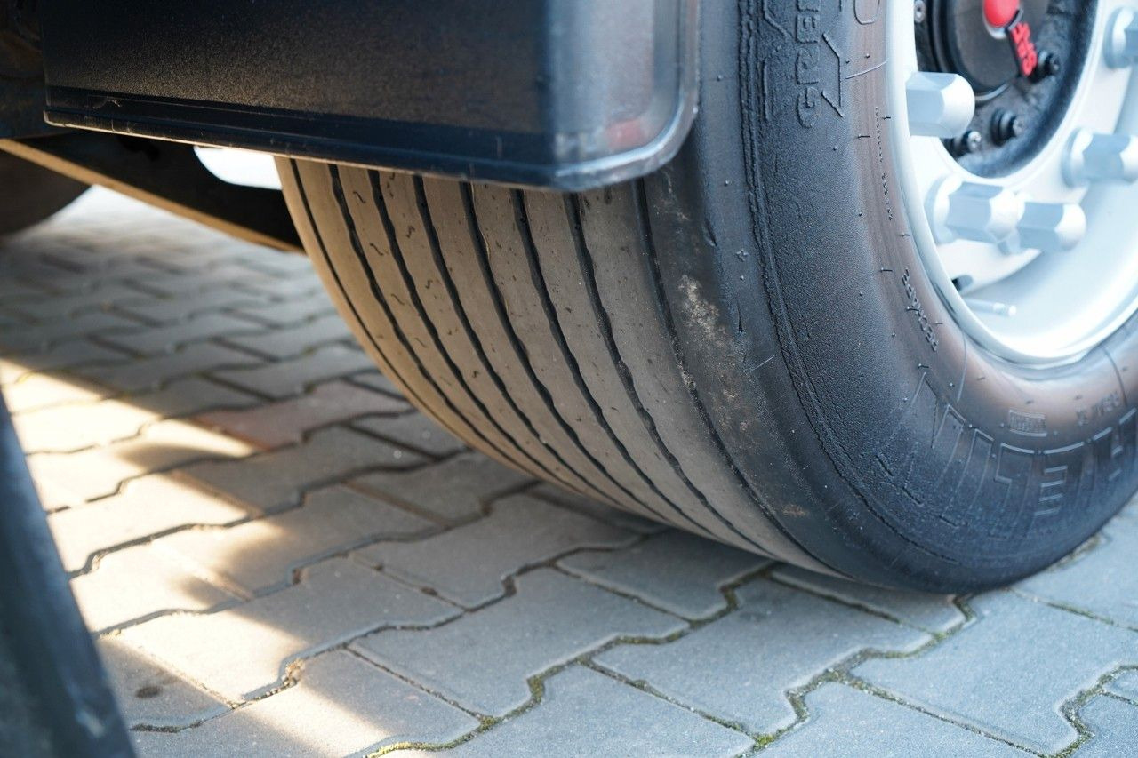 Камион сандучар DAF CF 450 / ZESTAW TANDEM / KONTENER / 120 M3 / PR: слика 30 Камион сандучар DAF CF 450 / ZESTAW TANDEM / KONTENER / 120 M3 / PR: слика 30