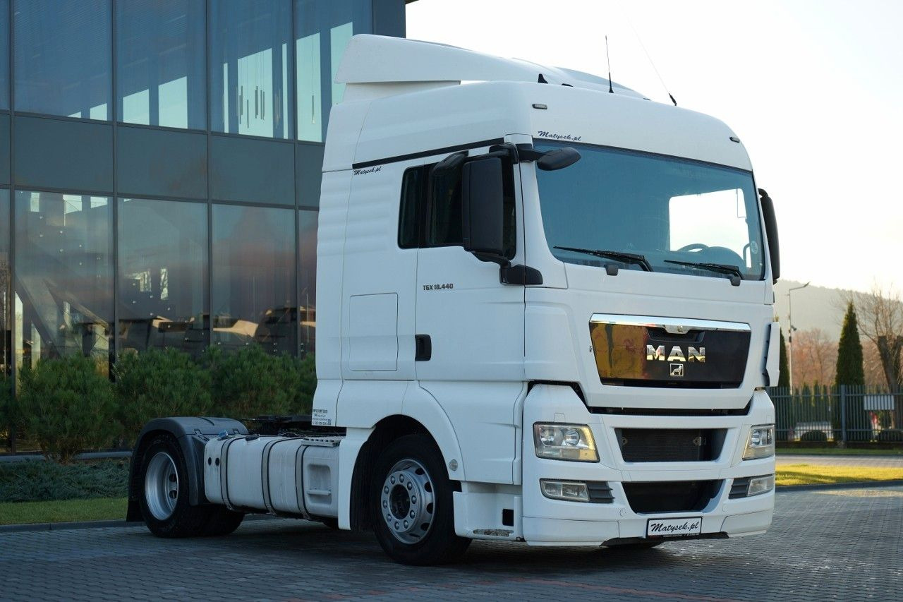 MAN TGX 18.440 / XLX / MEGA / MANUAL / LOW DECK - Камион влекач: слика 1 MAN TGX 18.440 / XLX / MEGA / MANUAL / LOW DECK - Камион влекач: слика 1