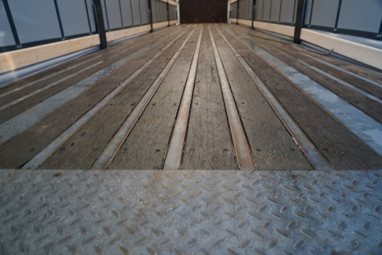 Полуприколка со церада Kässbohrer FIRANKA / STANDARD / MOCNA PODŁOGA SZYNA-DESKA: слика 19 Полуприколка со церада Kässbohrer FIRANKA / STANDARD / MOCNA PODŁOGA SZYNA-DESKA: слика 19