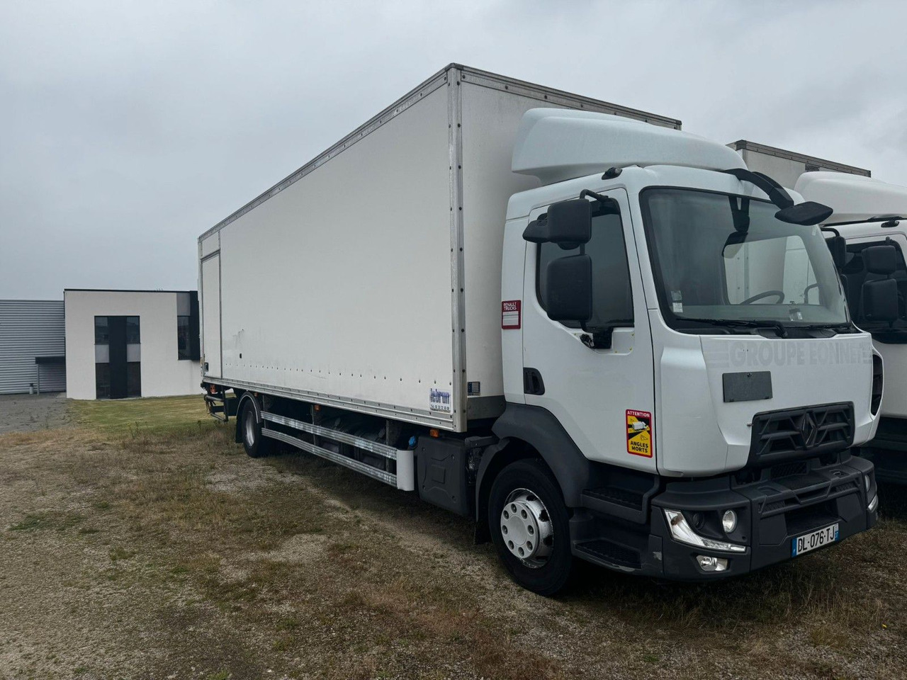 Renault D16 210 / 4x2 / KONTENER / 8.5M / WINDA DHOLLAND - Камион сандучар: слика 1 Renault D16 210 / 4x2 / KONTENER / 8.5M / WINDA DHOLLAND - Камион сандучар: слика 1
