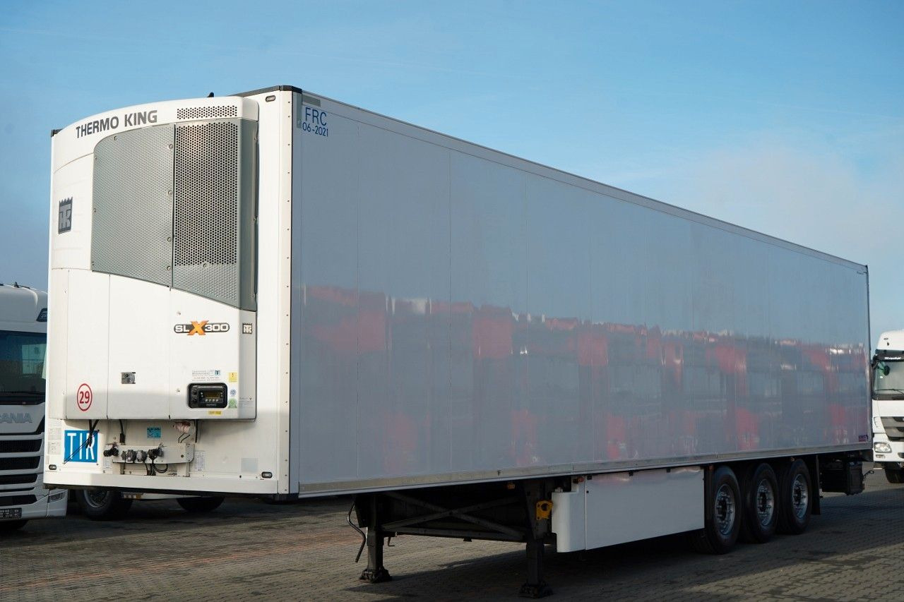 Schmitz Cargobull / CHŁODNIA / THERMO KING SLX 300 / HAKÓWKA / OŚ - Полуприколка ладилник: слика 1 Schmitz Cargobull / CHŁODNIA / THERMO KING SLX 300 / HAKÓWKA / OŚ - Полуприколка ладилник: слика 1