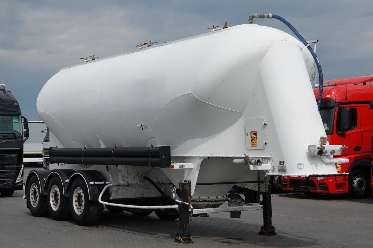 Spitzer CEMENTONACZEPA / 37 000 L / SILOS / 3 KOMORY - Полуприколка силос: слика 1 Spitzer CEMENTONACZEPA / 37 000 L / SILOS / 3 KOMORY - Полуприколка силос: слика 1