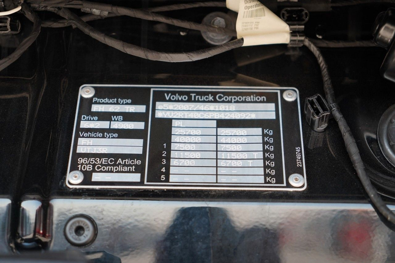 Камион со церада Volvo FH 500 / I-SAVE / XL / ZESTAW TANDEM PRZEJAZDOWY: слика 17 Камион со церада Volvo FH 500 / I-SAVE / XL / ZESTAW TANDEM PRZEJAZDOWY: слика 17
