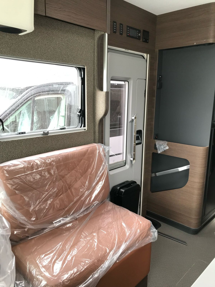 ADRIA Super Sonic 890 LC - Интегриран кампер: слика 4 ADRIA Super Sonic 890 LC - Интегриран кампер: слика 4