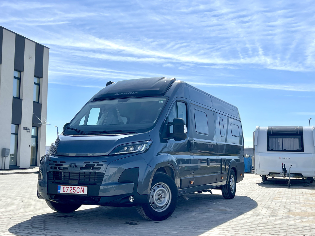 ADRIA TWIN 640 SGX - Кампер комбе: слика 2 ADRIA TWIN 640 SGX - Кампер комбе: слика 2
