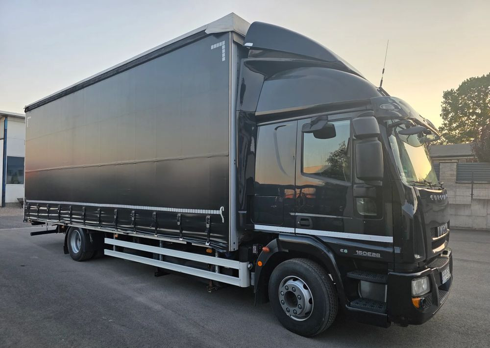 Iveco EUROCARGO 160E28 19 PAL. / FIRANKA / MANUAL / - Камион со церада: слика 2 Iveco EUROCARGO 160E28 19 PAL. / FIRANKA / MANUAL / - Камион со церада: слика 2