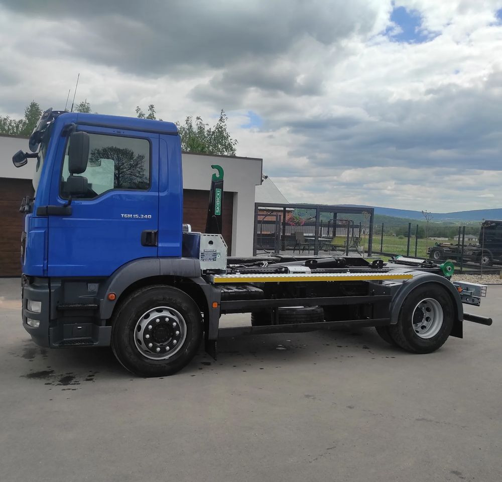 MAN TGM 18.340 urządzenie hakowe AXOR - Камион со кука за подигање: слика 1 MAN TGM 18.340 urządzenie hakowe AXOR - Камион со кука за подигање: слика 1
