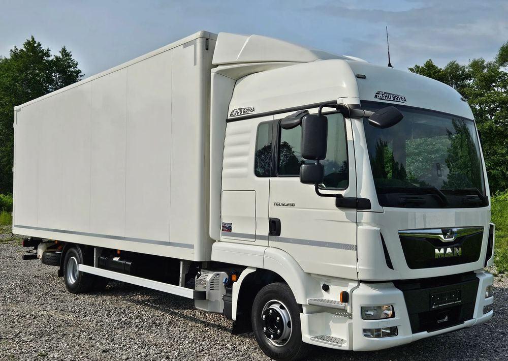 MAN TGL 12.250/KONTENER/IZOTERMA/WINDA/2019R/EURO 6/PEŁEN SERWIS/SPROWADZONY/ZADBANY/JAK NOWY/ KSIĄŻKA SERWISOWA/E6/17 PALET - Камион сандучар: слика 2 MAN TGL 12.250/KONTENER/IZOTERMA/WINDA/2019R/EURO 6/PEŁEN SERWIS/SPROWADZONY/ZADBANY/JAK NOWY/ KSIĄŻKA SERWISOWA/E6/17 PALET - Камион сандучар: слика 2