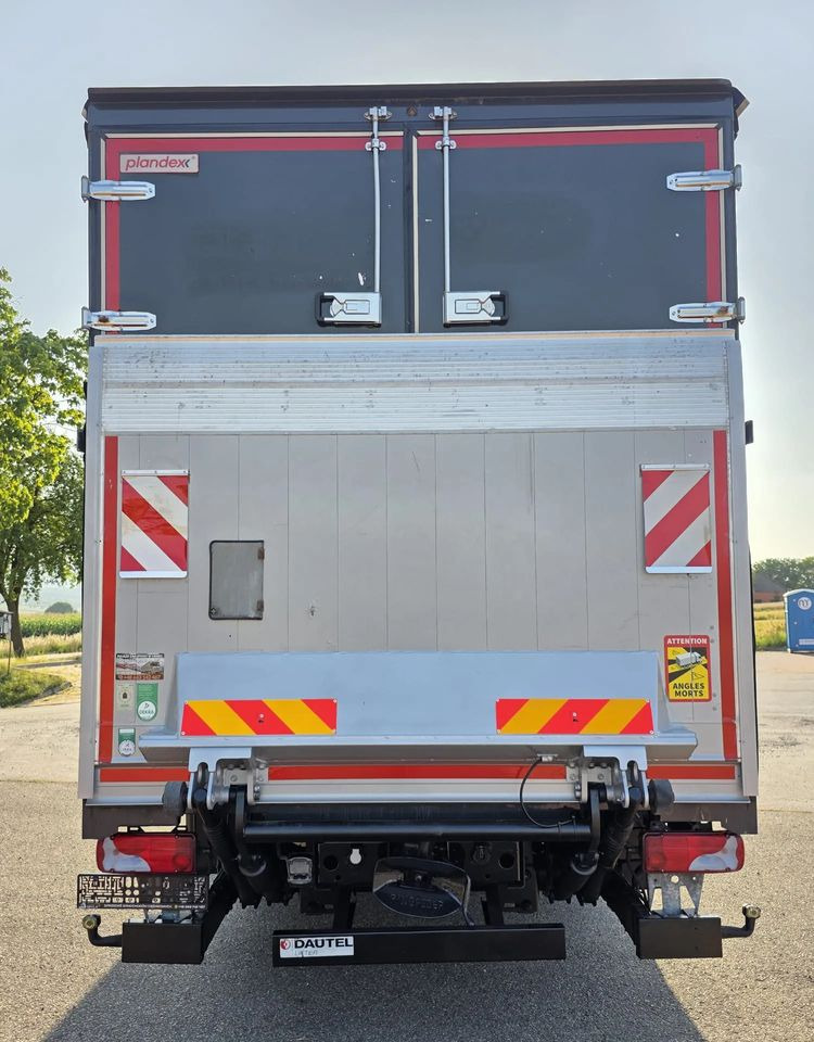 MAN TGM 15.290 / BURTO-FIRANKA / CAŁY NA PODUSZKACH /KLIMA POSTOJOWA / 2018R / NISKI PRZEBIEG / 18 PALET / E6 / JAK NOWY / WINDA / - Камион со церада: слика 5 MAN TGM 15.290 / BURTO-FIRANKA / CAŁY NA PODUSZKACH /KLIMA POSTOJOWA / 2018R / NISKI PRZEBIEG / 18 PALET / E6 / JAK NOWY / WINDA / - Камион со церада: слика 5